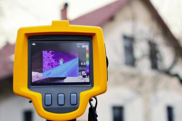 Recording heat loss of the roof on the house with infrared thermal camera in hand, How much heat is lost through the roof
